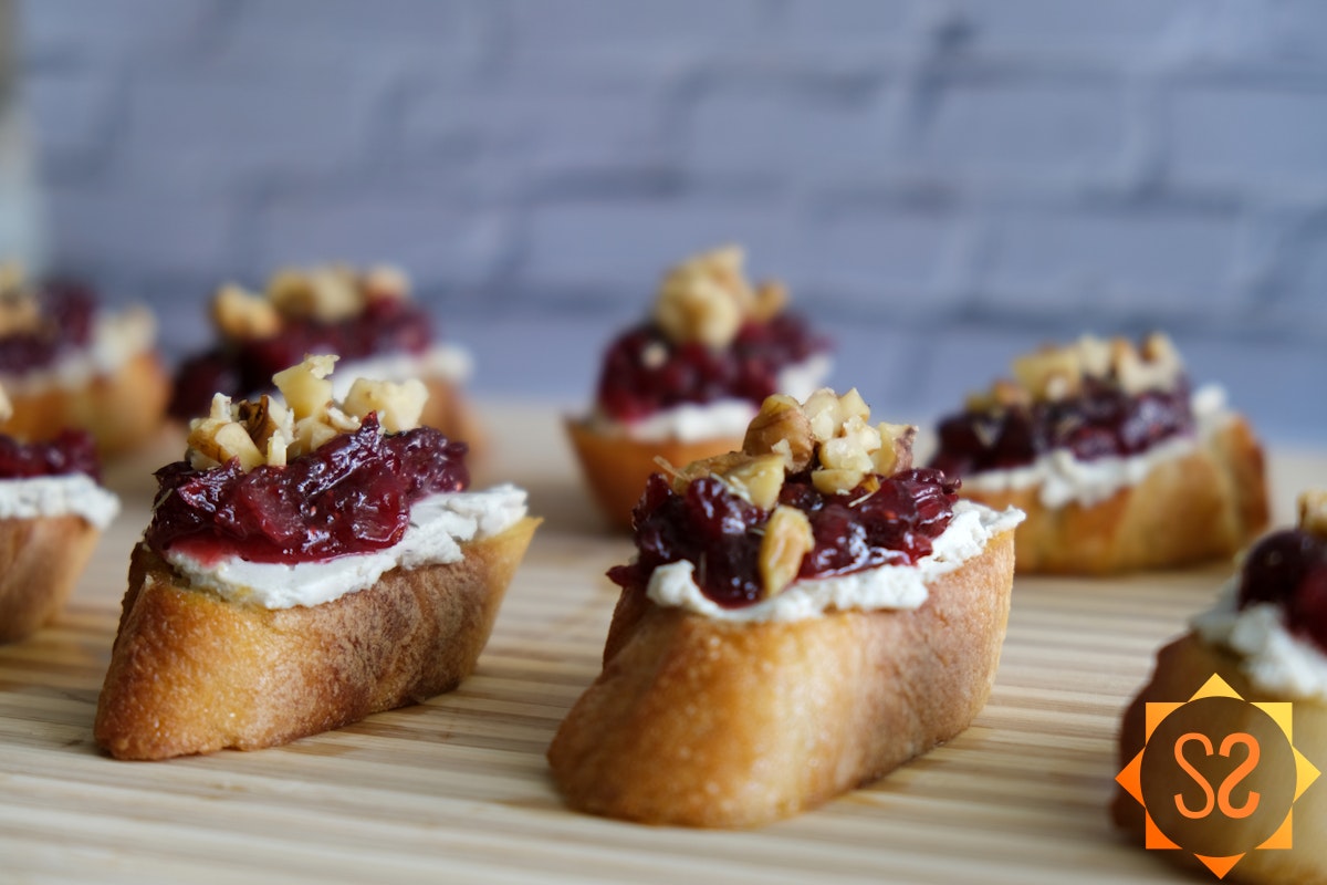 Cranberry and cashew goat cheese crostini